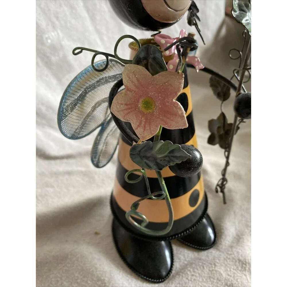 Vintage Metal Bumble Bee Garden Bobble Head Figure 11”
